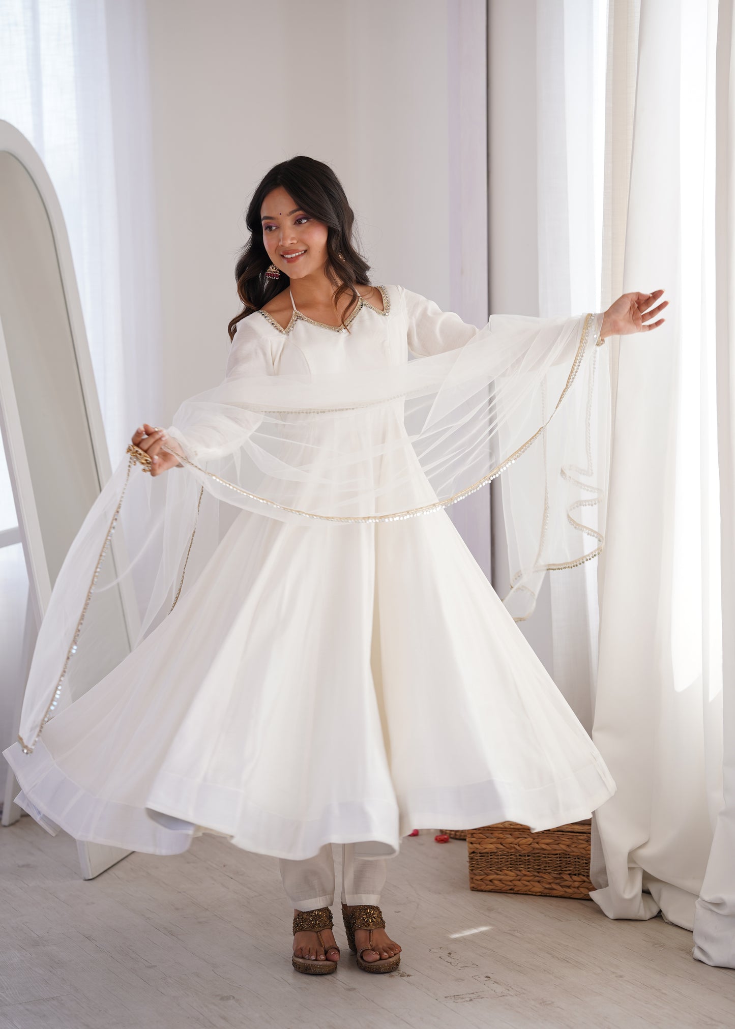 White Color Beautiful Anarkali Suit For Women
